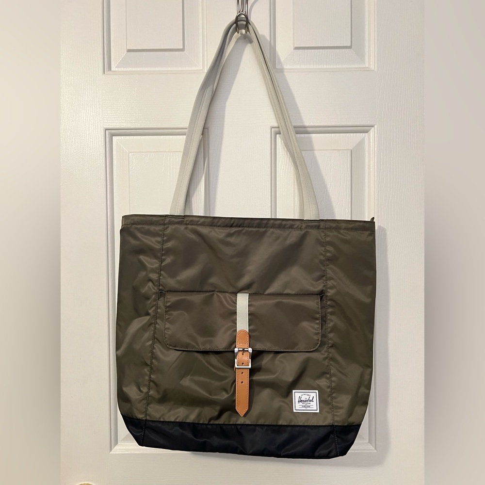 Herschel Supply Co. Retreat Tote - NWOT